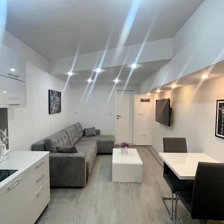 Apartment Diamond -Modern And Lovely Seaside Studio Apartment Kotor Exterior photo