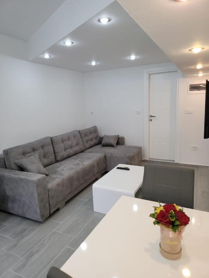 Apartment Diamond -Modern And Lovely Seaside Studio Apartment Kotor Exterior photo